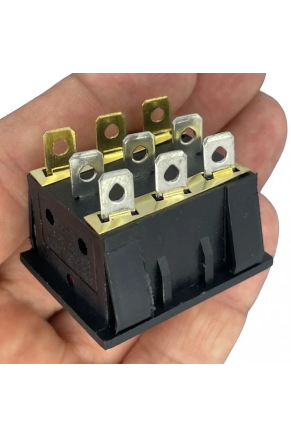 IC-135 Üçlü Işıklı Anahtar 220V ON-OFF 9P