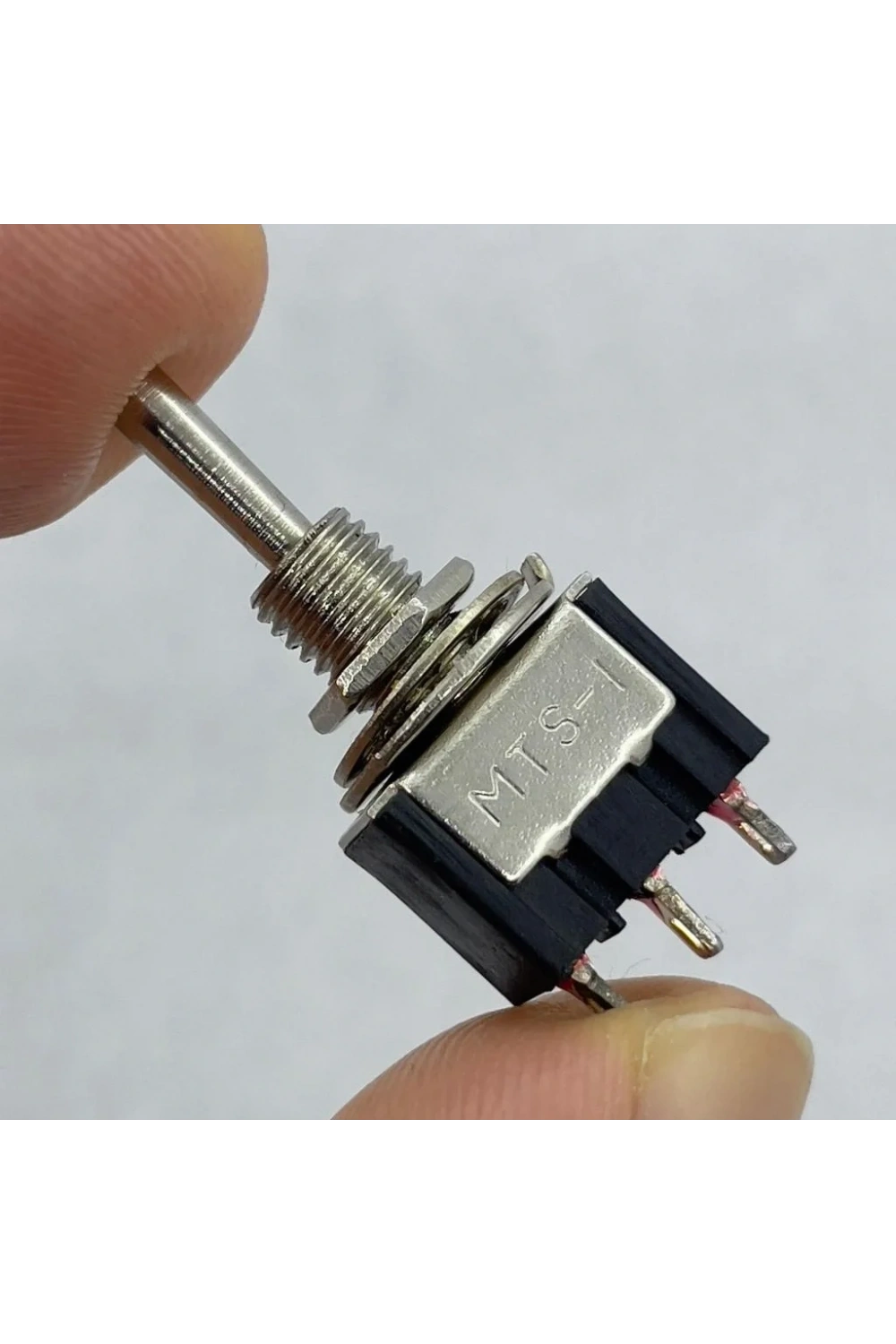 IC-140 Toggle Switch On-Off-On 6mm 3P MTS-103
