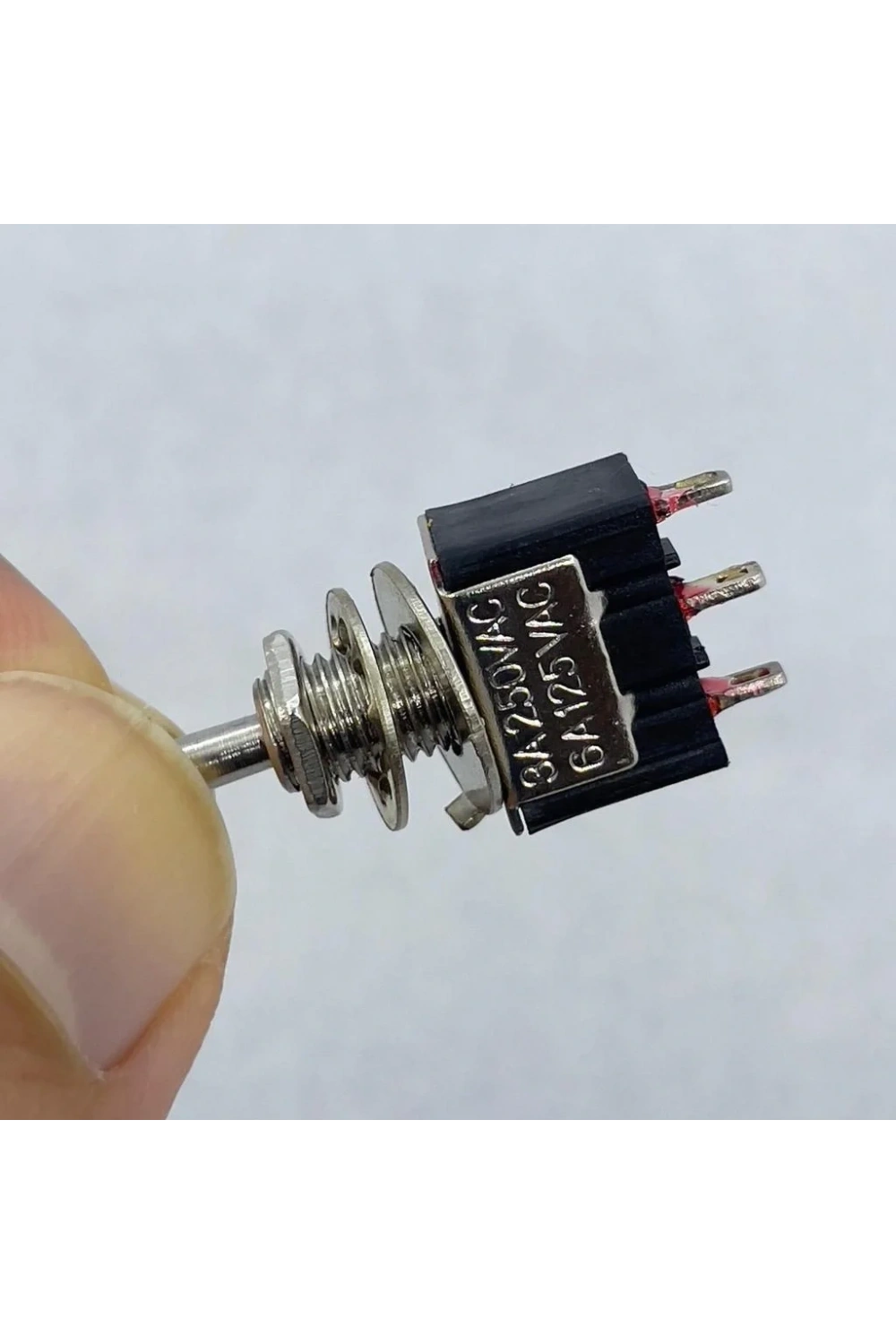 IC-140 Toggle Switch On-Off-On 6mm 3P MTS-103