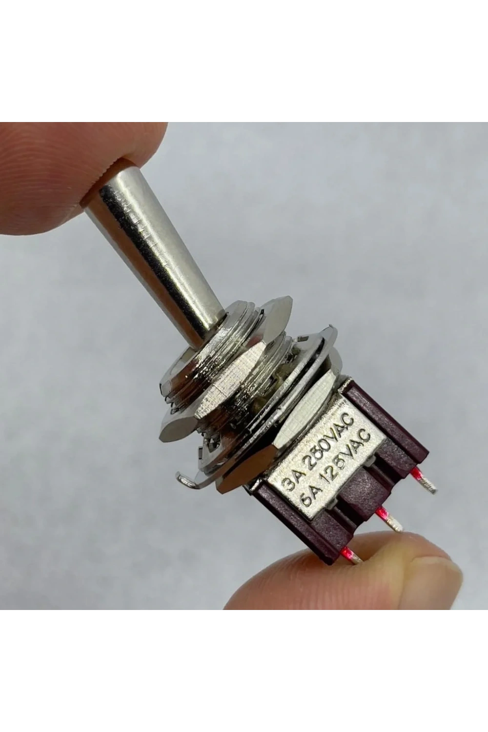 IC-148E Toggle Switch On-Off 12mm 3P MTS-102L