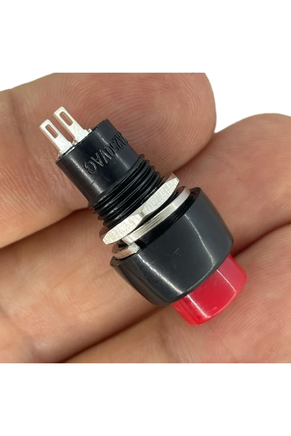 IC-190 Kırmızı Buton Yuvarlak Plastik Kalıcılı 10mm