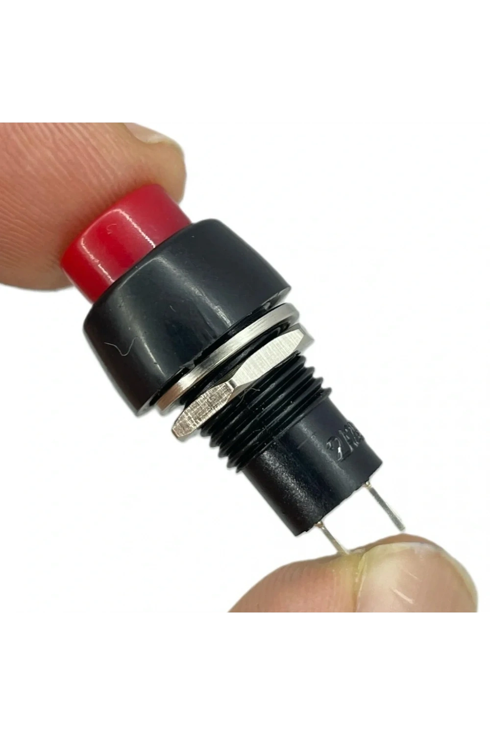 IC-190 Kırmızı Buton Yuvarlak Plastik Kalıcılı 10mm