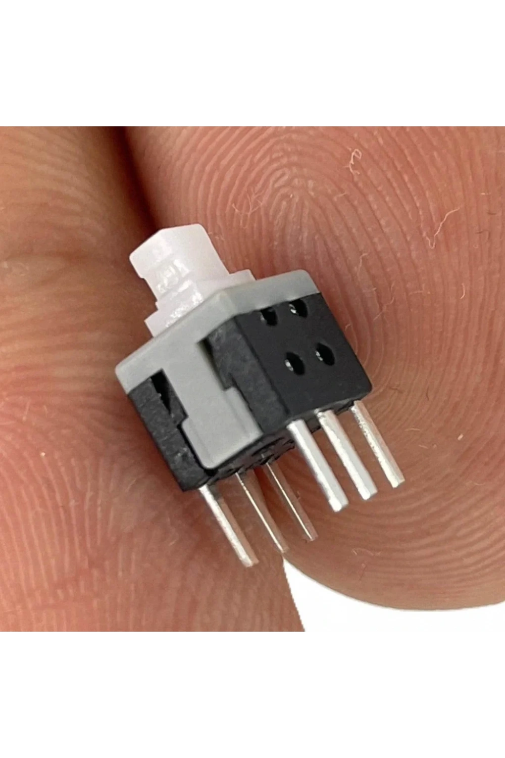 IC-197A 6 Pinli Bacaklı Yaylı Push Buton 6x6mm