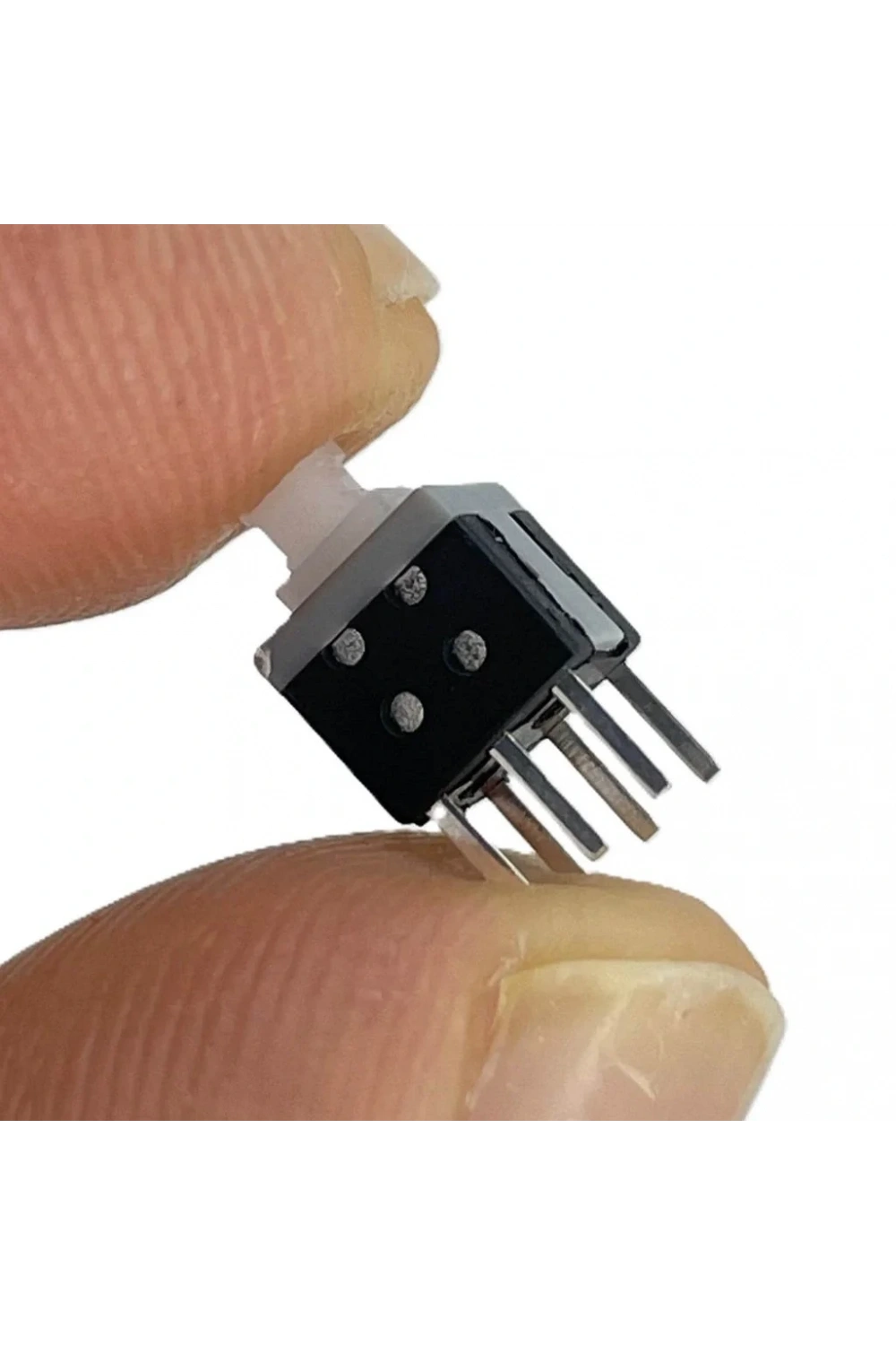 IC-197A 6 Pinli Bacaklı Yaylı Push Buton 6x6mm