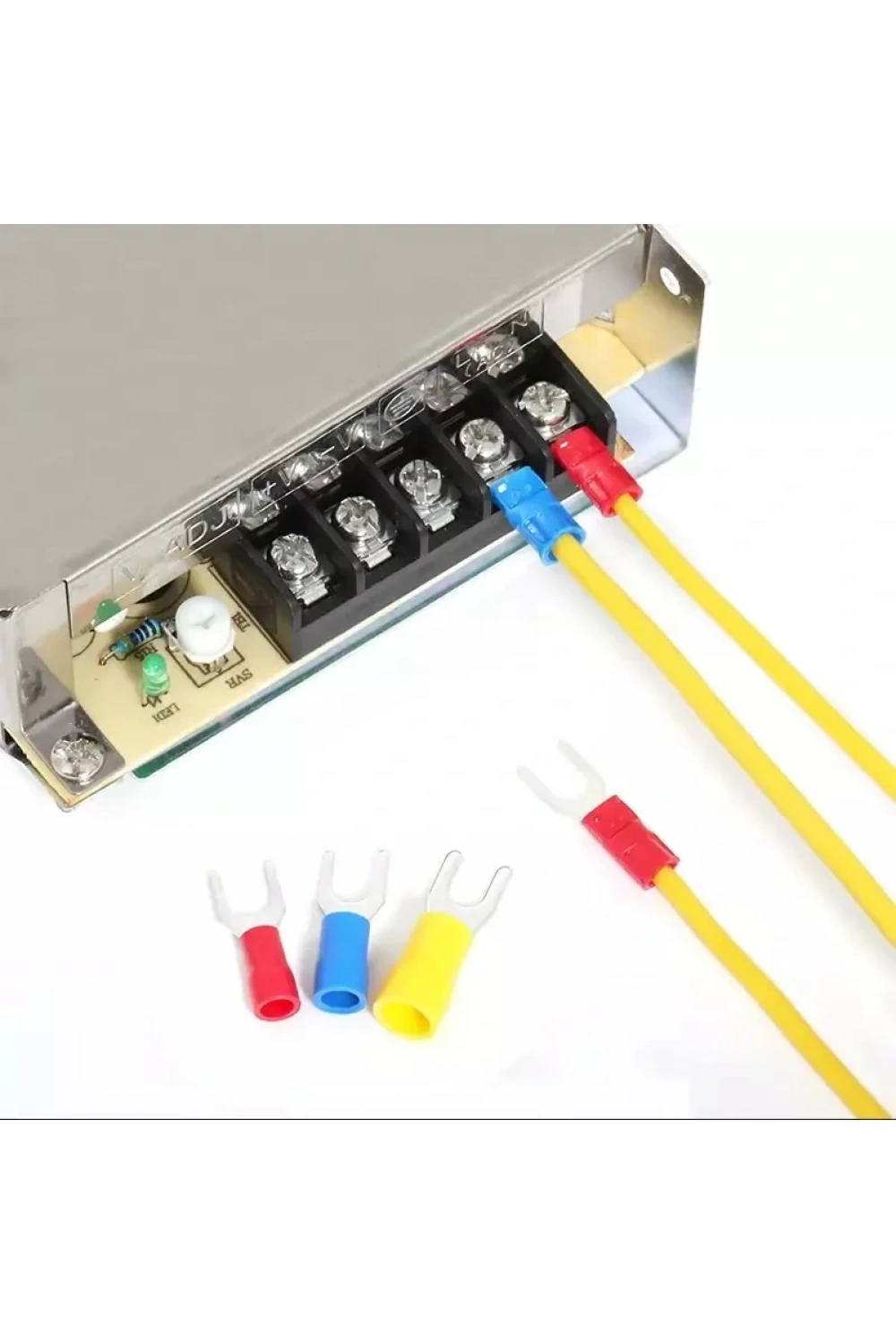 TRM TCU - 6002 1.5-2.5mm² Kesit d2: 6.5mm İzoleli Çatal Tip Kablo Ucu (200 Adet)