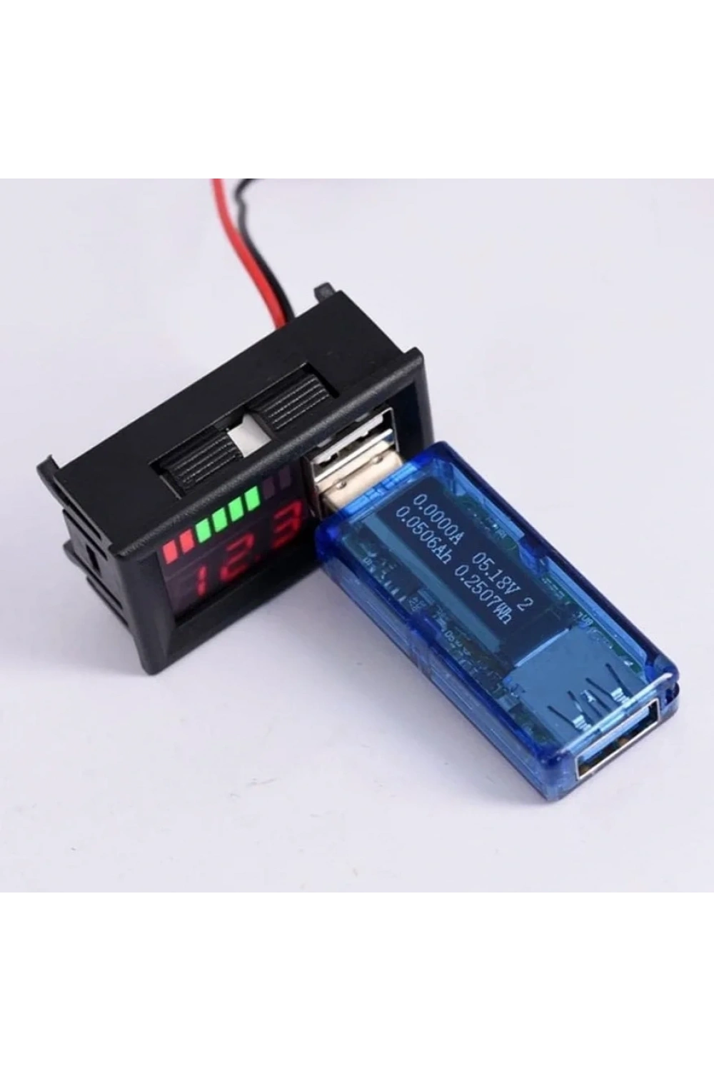 USB Çıkışlı Dijital Voltmetre Ekranlı 5V 2A IOS-Android Çıkışlı