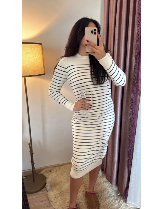 Çizgili Beyaz Elbise