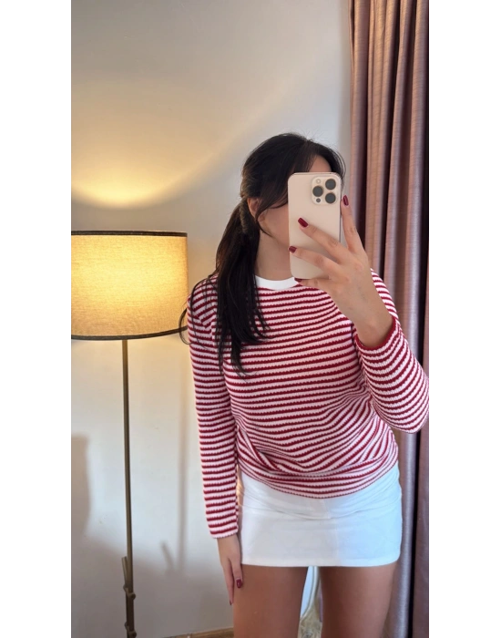 Kırmızı Çizgili Triko
