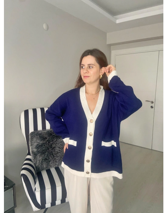 Beyaz Şeritli Lacivert Hırka