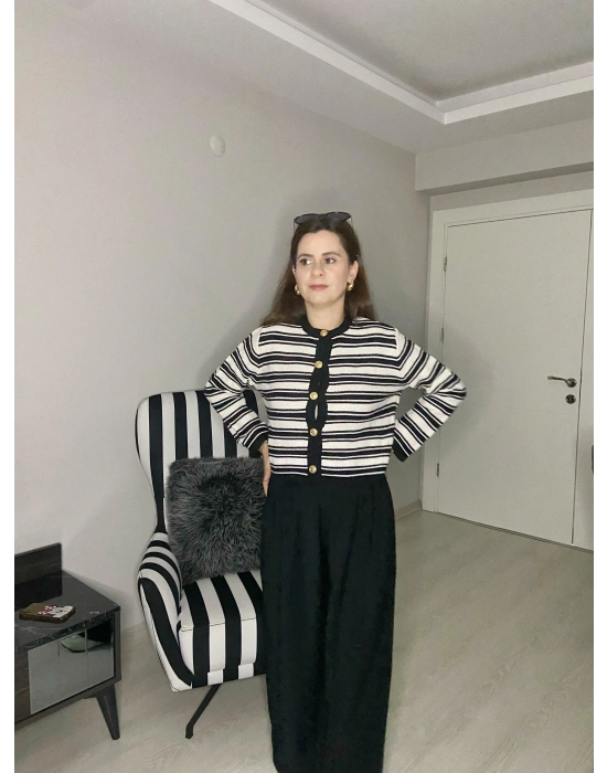 Triko Siyah Çizgili Hırka