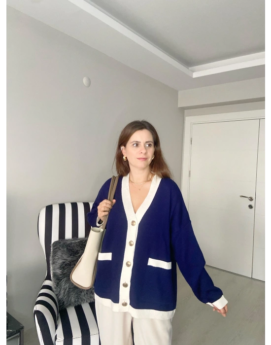 Beyaz Şeritli Lacivert Hırka