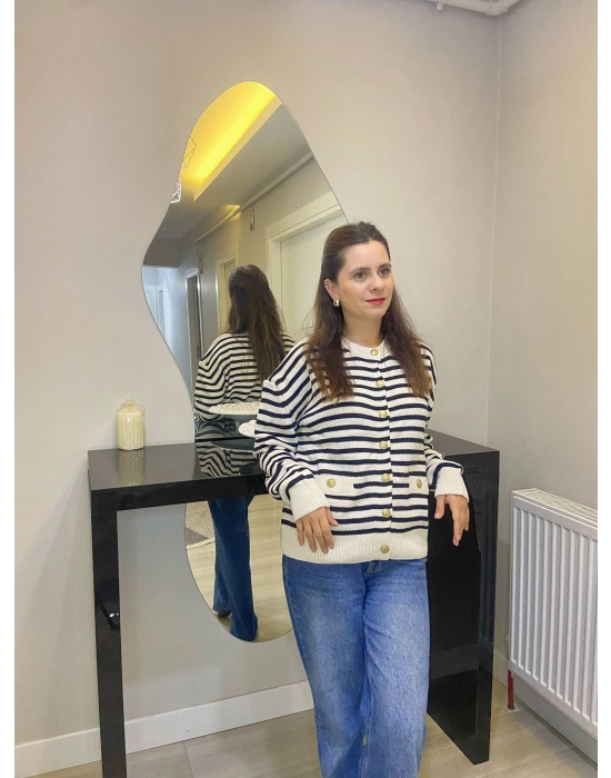 Siyah Çizgili Hırka