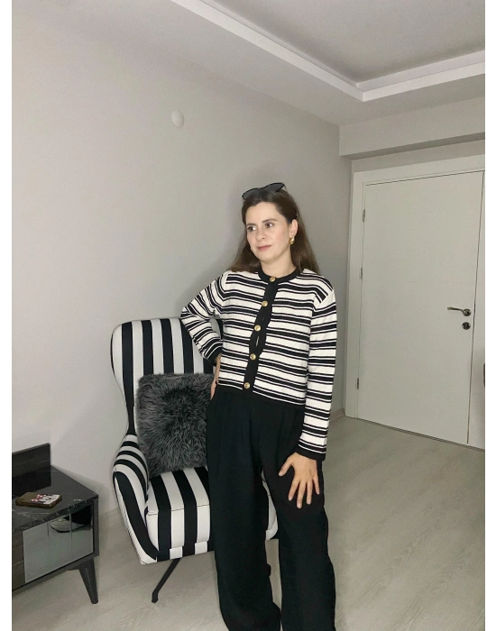Triko Siyah Çizgili Hırka