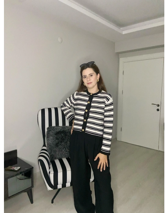 Triko Siyah Çizgili Hırka