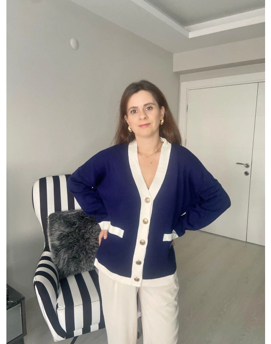Beyaz Şeritli Lacivert Hırka
