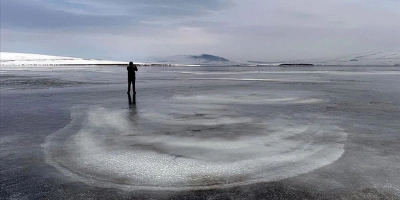 ARDAHAN’DAKİ AKTAŞ GÖLÜ DONDU