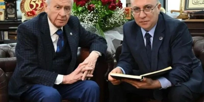 ÇERÇEVE YASAYA İMZA ATMAYAN MHPLİ İZZET ULVİ YÖNTERDEN DİKKAT ÇEKEN PAYLAŞIM