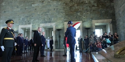 CUMHURBAŞKANI ERDOĞAN BAŞKANLIĞINDAKİ DEVLET ERKÂNI ANITKABİRİ ZİYARET ETTİ