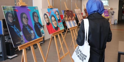 İLETİŞİM ÖĞRENCİLERİNİN NFT TEKNOLOJİSİ DESTEKLİ SERGİSİ ZİYARETE AÇILDI