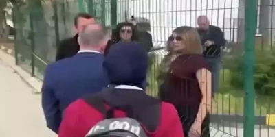 KKTCDE BAŞÖRTÜLÜ ÖĞRENCİYİ OKULA ALMADILAR, O DA YETMEDİ, BAKANLIK YETKİLİSİNİ KAPIDAN KOVDULAR