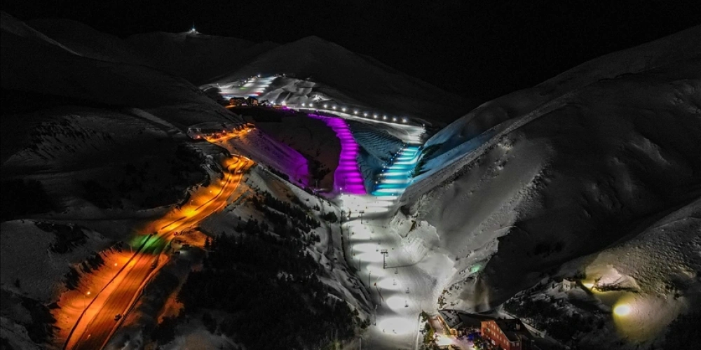 PALANDÖKENDE GECE KAYAĞI GÖRSEL ŞÖLENE DÖNÜŞÜYOR