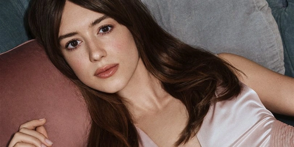 DAİSY EDGAR JONES, ESTÉE LAUDERİN YENİ GLOBAL MARKA ELÇİSİ OLDU