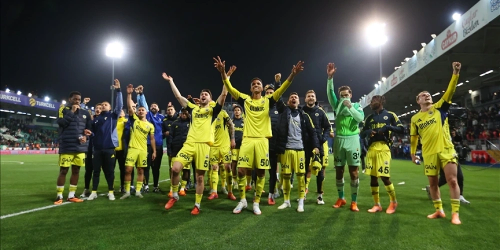 FENERBAHÇE KONUK OLDUĞU ÇAYKUR RİZESPORU BEŞ GOLLE YENDİ