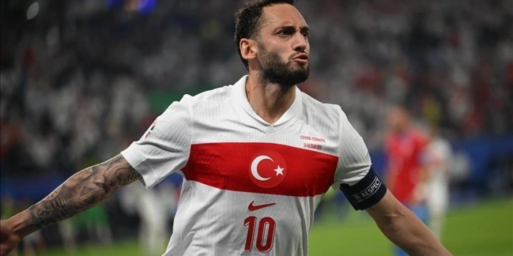 HAKAN ÇALHANOĞLU, A MİLLİ TAKIM FORMASIYLA DALYA DİYECEK