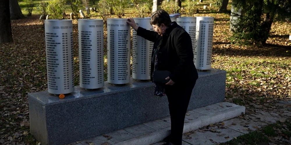 SARAYBOSNALILAR, SAVAŞTA PARA KARŞILIĞI YAKINLARINI ÖLDÜREN KATİLLERİN BULUNMASINI İSTİYOR