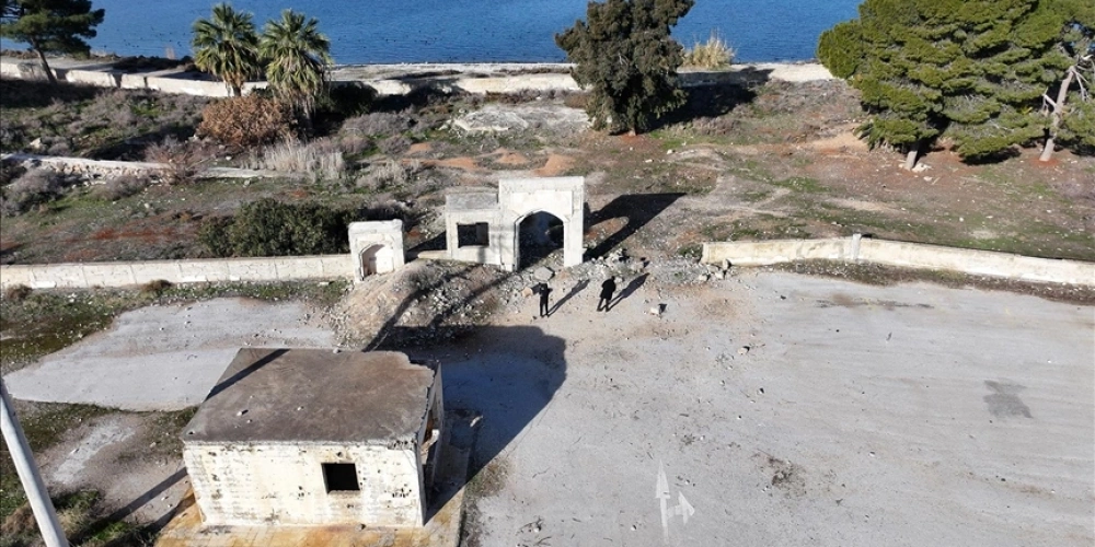 SÜLEYMAN ŞAH TÜRBESİ BÖLGESİNE GİREN AA EKİBİ BÖLGEYİ HAVADAN GÖRÜNTÜLEDİ