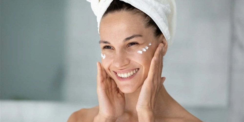 YAŞLANMA KARŞITI ÜRÜN VE İŞLEMLERLE İLGİLİ DİKKAT EDİLMESİ GEREKEN 5 GERÇEK