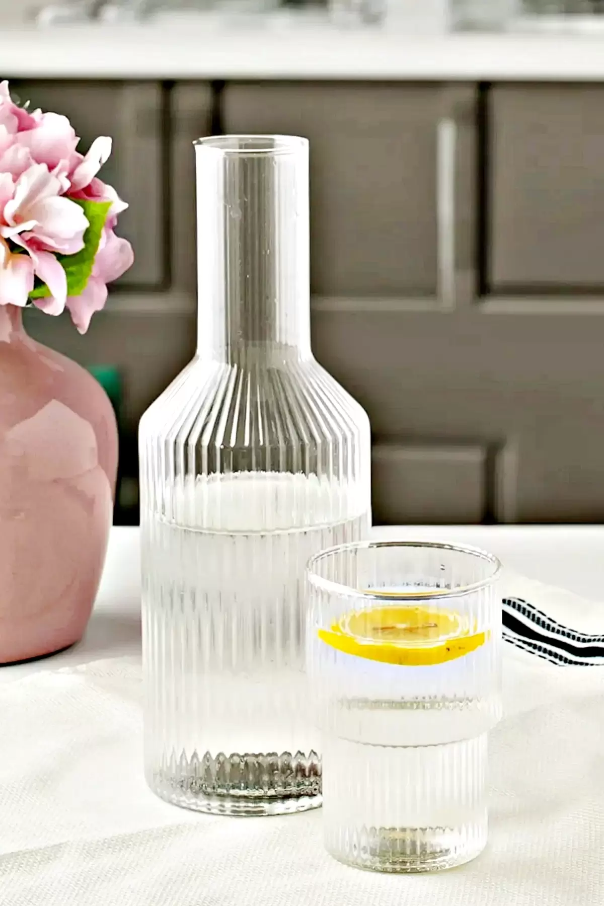 Başucu Sürahi Takımı Origami Çizgili Stil Borosilikat Cam Karaf Retro Soğuk Sıcak 1lt + 300 ml.
