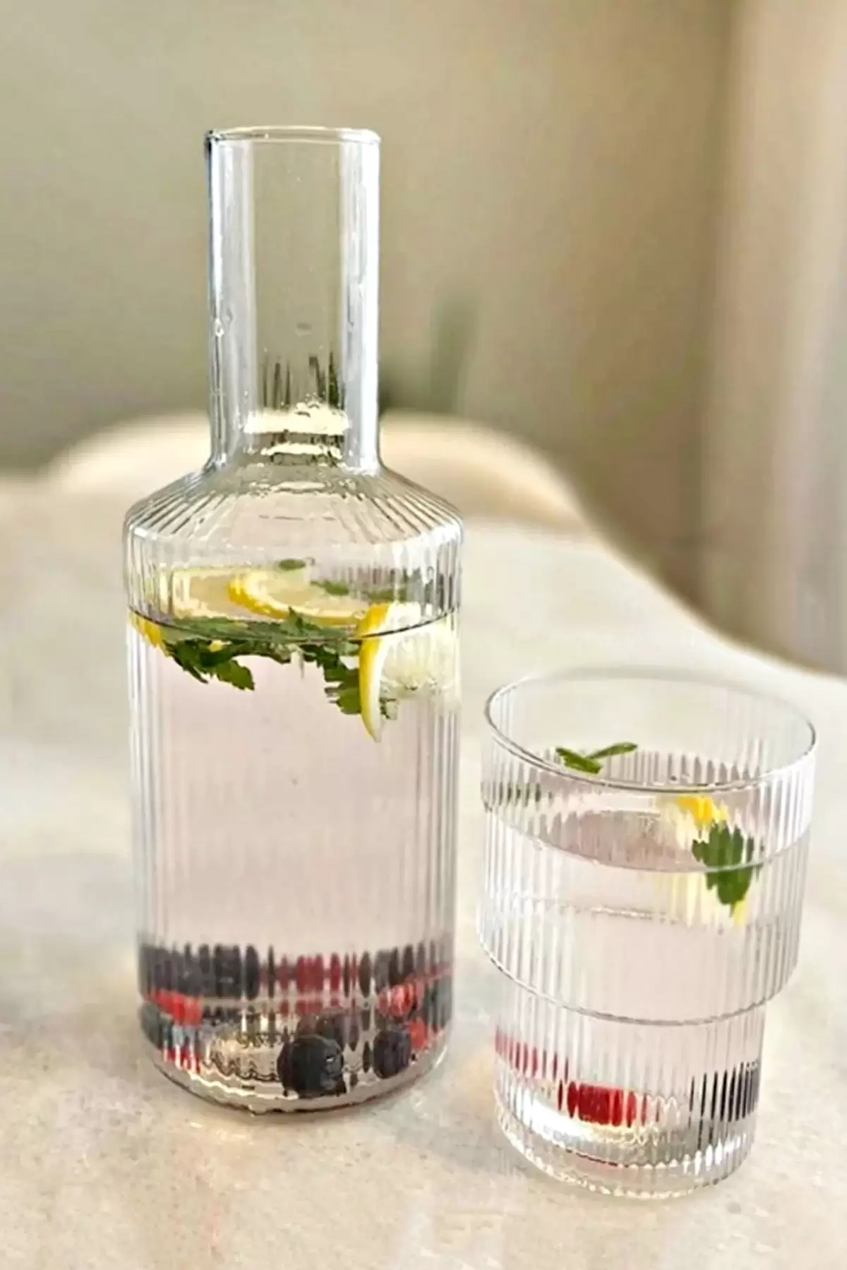 Başucu Sürahi Takımı Origami Çizgili Stil Borosilikat Cam Karaf Retro Soğuk Sıcak 1lt + 300 ml.