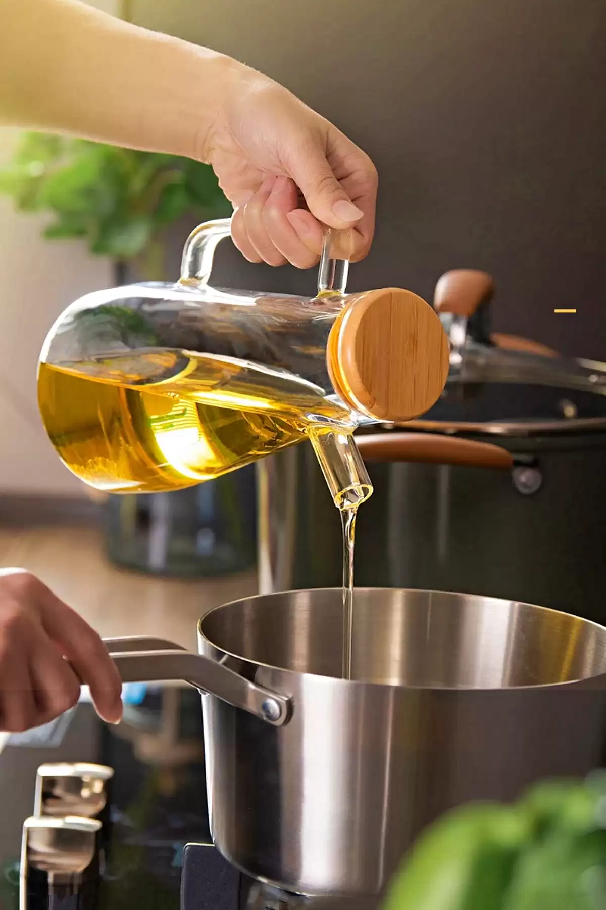 Bambu Kapaklı Cam Yağdanlık Vakumlu Ahşap Stantlı Sirkelik Zeytinyağı Şişesi Yağlık 900 ml 3lü Set