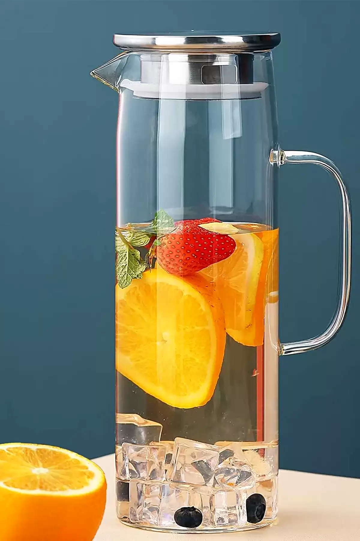Borosilikat Cam Sürahi 1800ml Isıya Dayanıklı Metal Kapaklı Filtreli Başucu Meşrubat Su Sürahisi