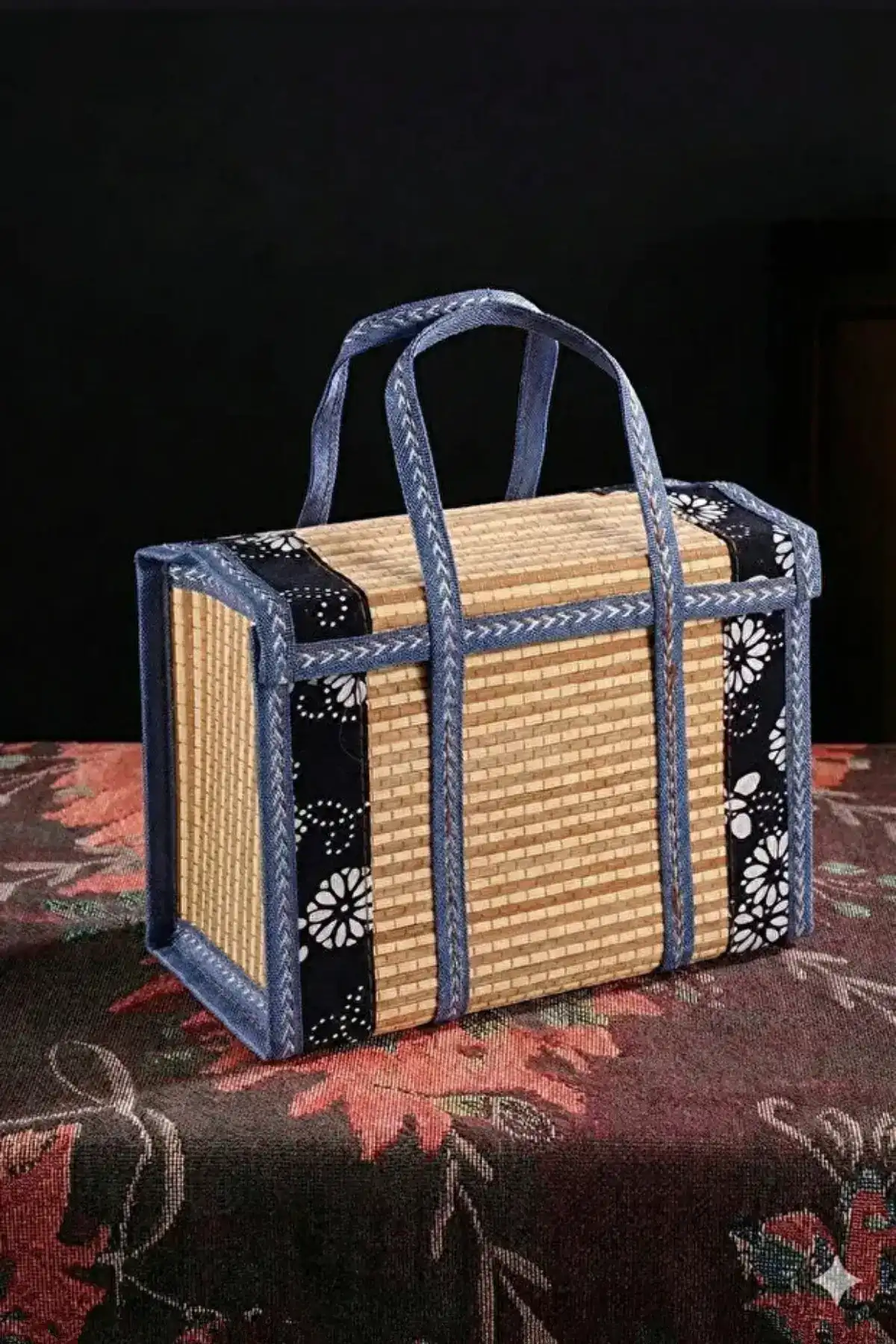Stil Modern Dokuma Hasır Sepet Taşıma Çantası Kapaklı Bambu Örgülü Organizer Kulplu Piknik Sepeti