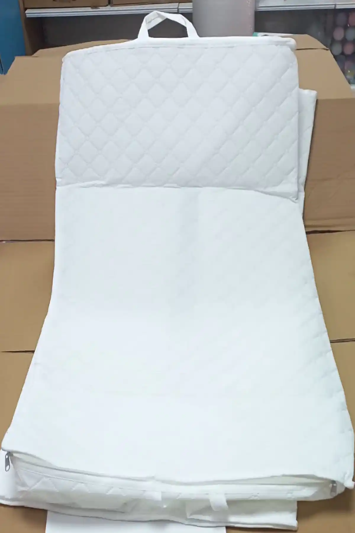 Mega Boy Kapitone Desenli Beyaz Yorgan Hurcu 98X50X50cm Baza Altı Fermuarlı Yastık Battaniye Hurcu