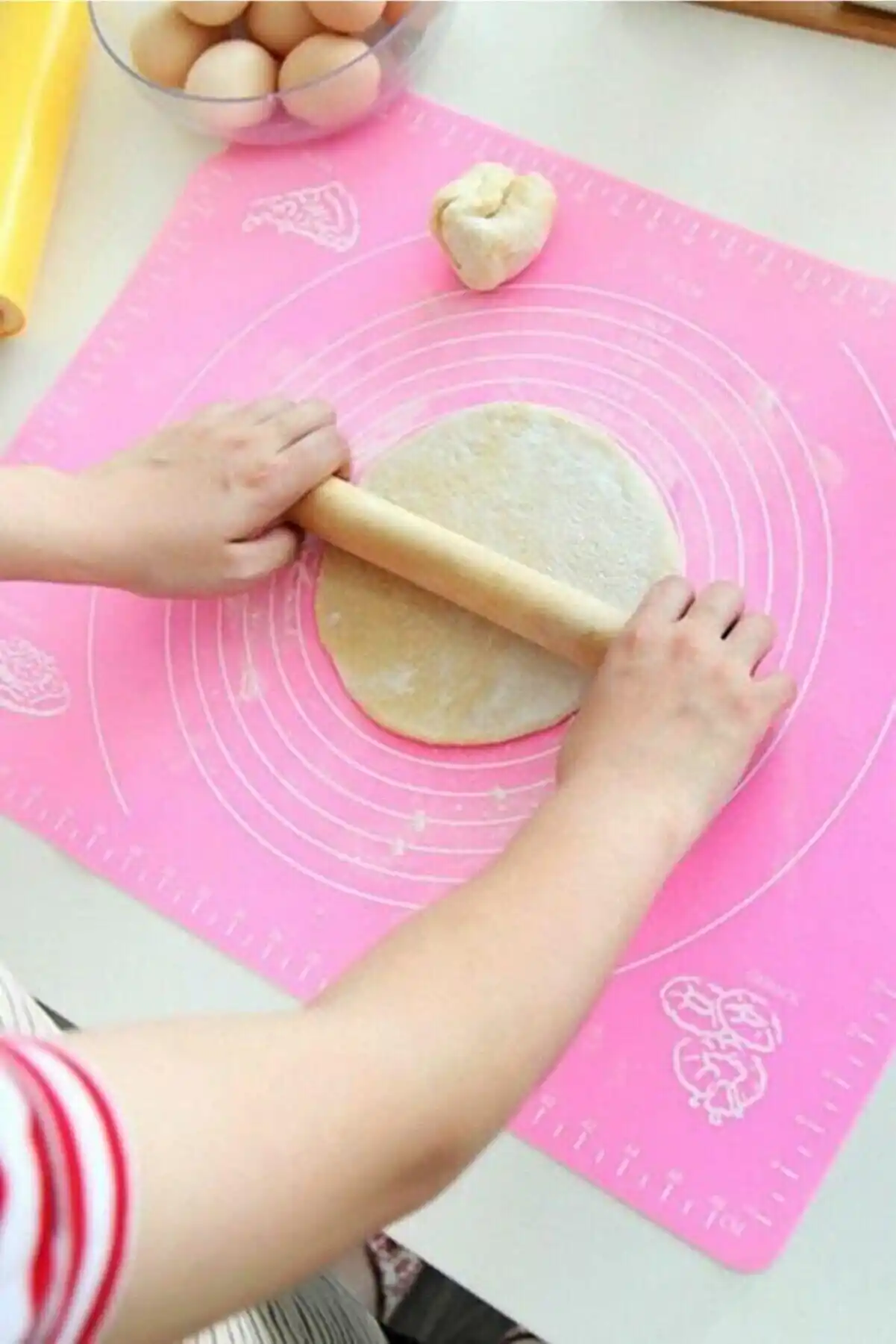 Silikon Hamur Matı Hamur Açma Pasta Fırın Altlığı Matı Ölçülü Hamur Yoğurma Pembe Büyük Boy 65X45