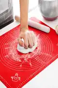 Silikon Hamur Matı Ölçülü Hamur Açma Yoğurma Matı Orta Boy Kırmızı 50 x 40 cm - Görsel 2