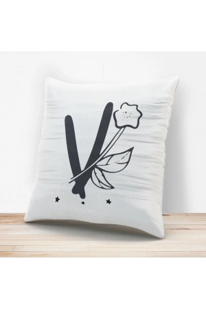V Harfi Tasarımlı Yastık Kılıfı