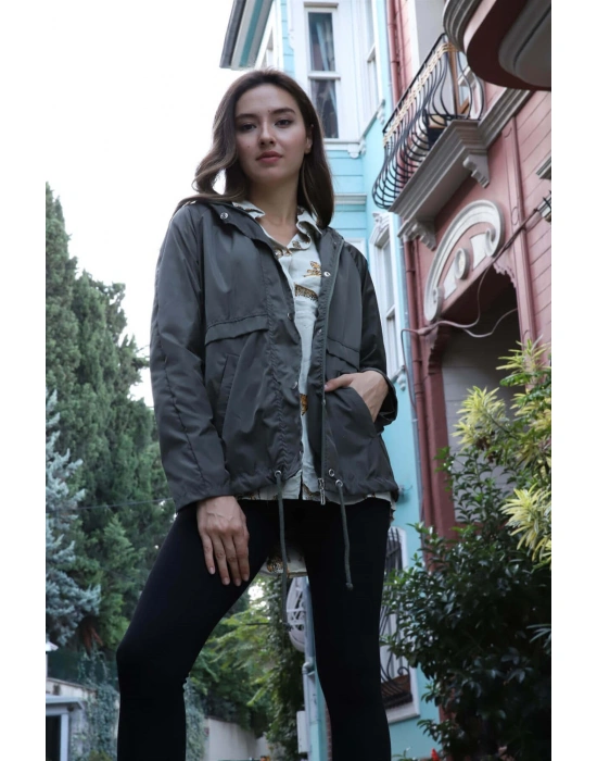 Kapüşonlu Kordonlu Yağmurluk - HAKİ