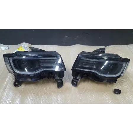 2014-2015 Jeep Grand Cherokee (WK) Siyah Sol Far 68142493AH