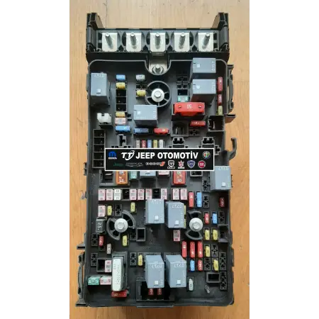 2014 Jeep Cherokee (KL) Sigorta Kutusu 68193002AF K68193002AF