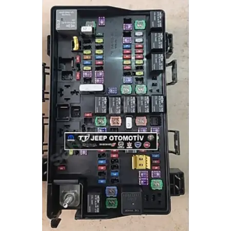 2014- Jeep Grand Cherokee Sigorta Kutusu 68194607AC K68194607AC