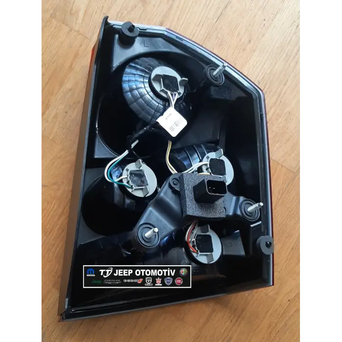 2008 - 2010 Chrysler 300C Sağ Arka Stop 04806372AD K0480672AD