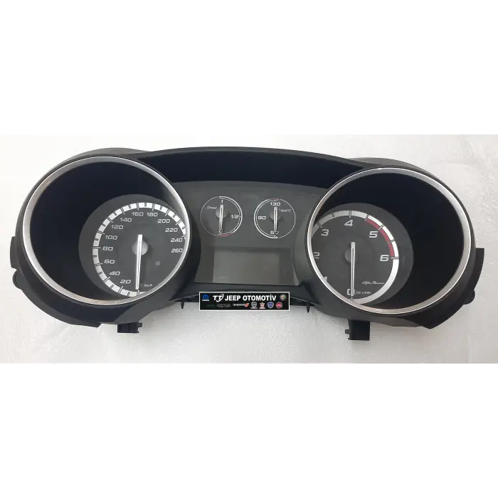 2010 - 2013 Alfa Romeo Giulietta Gösterge Paneli 50527456