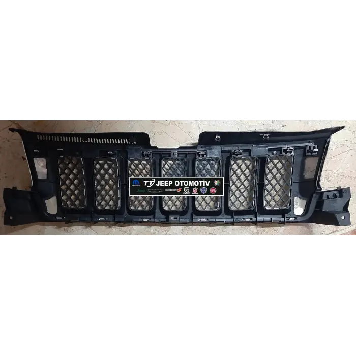 2011 - 2013 Jeep Grand Cherokee Ön Izgara Panjur 55079377AC