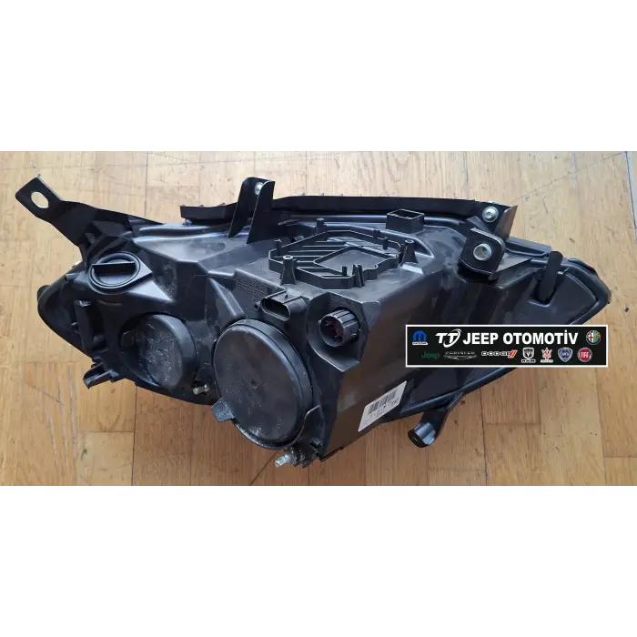 2011 - 2024 Lancia Ypsilon Sağ Ön Far 51850554