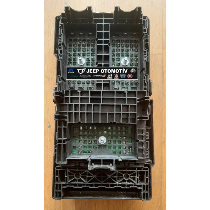 2014 Jeep Cherokee (KL) Sigorta Kutusu 68193002AF K68193002AF