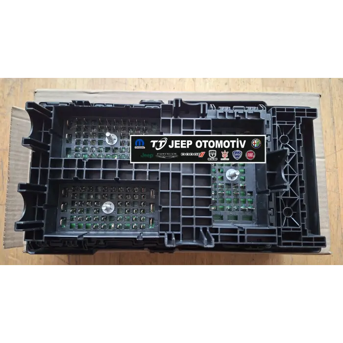 2015 Jeep Cherokee KL Sigorta Kutusu 68235117AG 68235117AE Sıfır